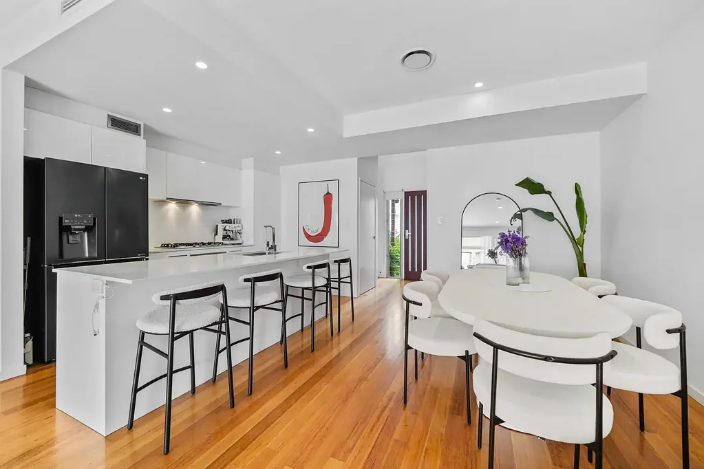 Hamilton 3Kwarto Freehold Modern, Spacious Townhome