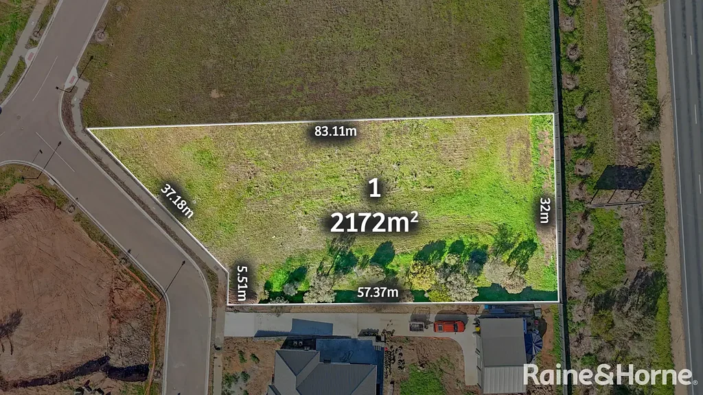 Strathalbyn  "Choose your own builder"- 2172m2