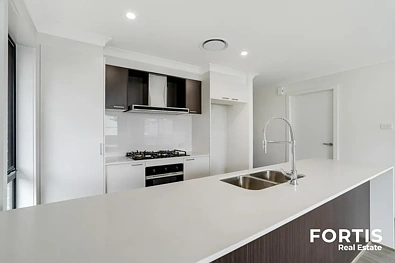5 Peartree Circuit, Werrington, NSW 2747, 4房, 2浴, House