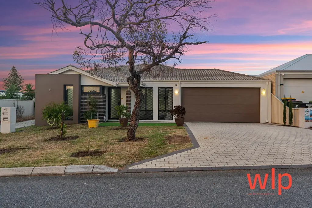 Balga 3બેડરૂમ Street-Front Home in Premium West Balga!!