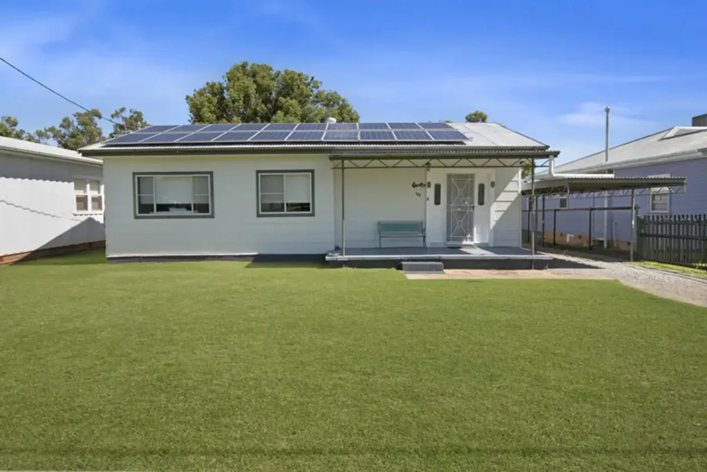 RENOVATED FOUR BEDROOM WITH SOLAR