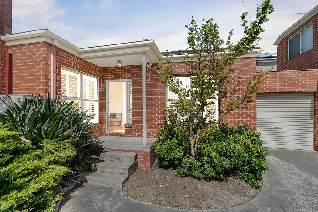 Malvern East 3Kwarto Private Single-Level Ease with Sunlit Style