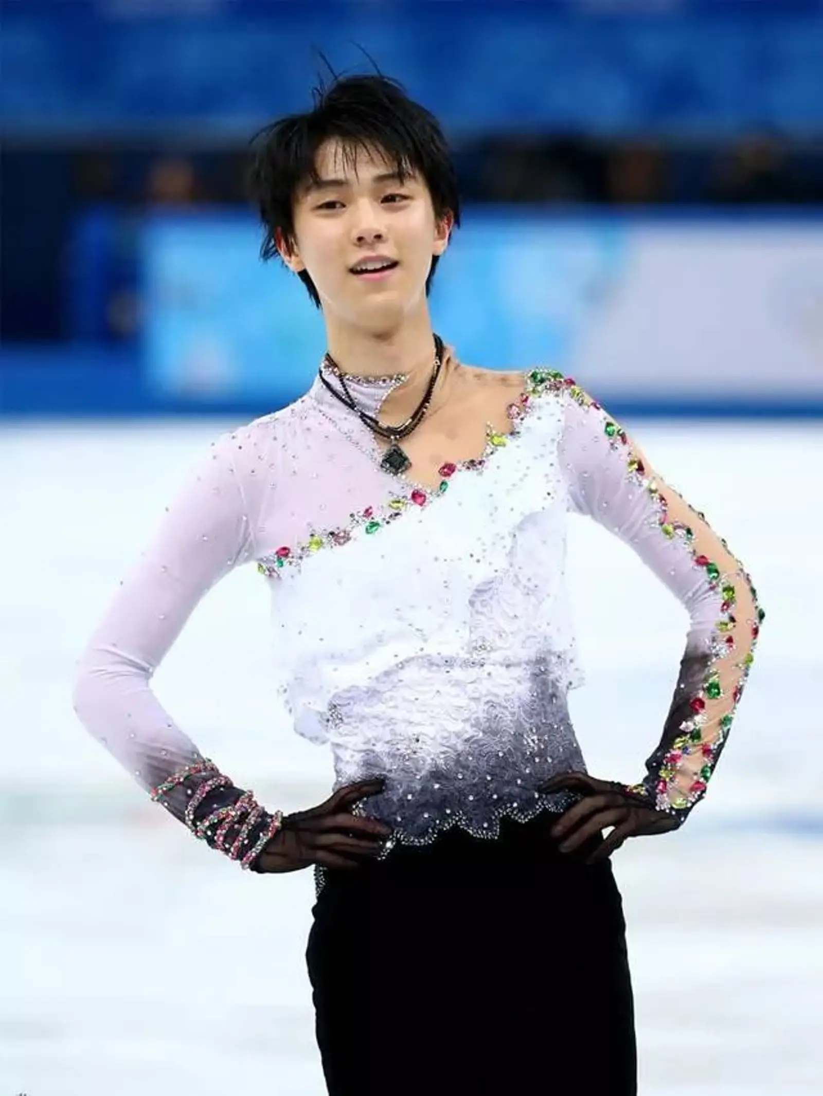 日本高颜值三姐妹明明可以靠脸吃饭,却要靠溜冰上位!祖父一年就赚20亿...