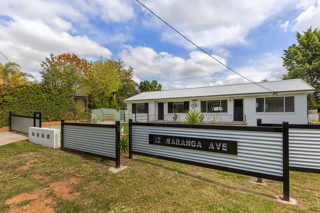 Mount Austin 9બેડરૂમ HIGH-YIELDING NDIS INVESTMENT: FOUR RESIDENCES WITH LONG-TERM LEASE IN PLACE