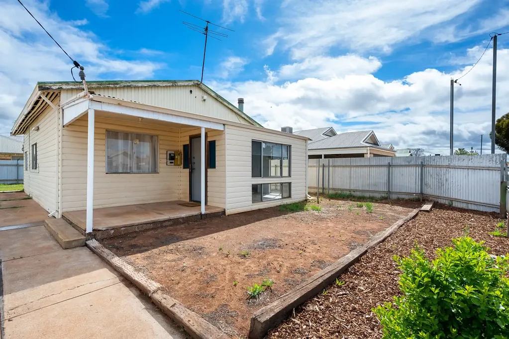 Boulder 3Kwarto First-Home Buyers or Renovators Delight!