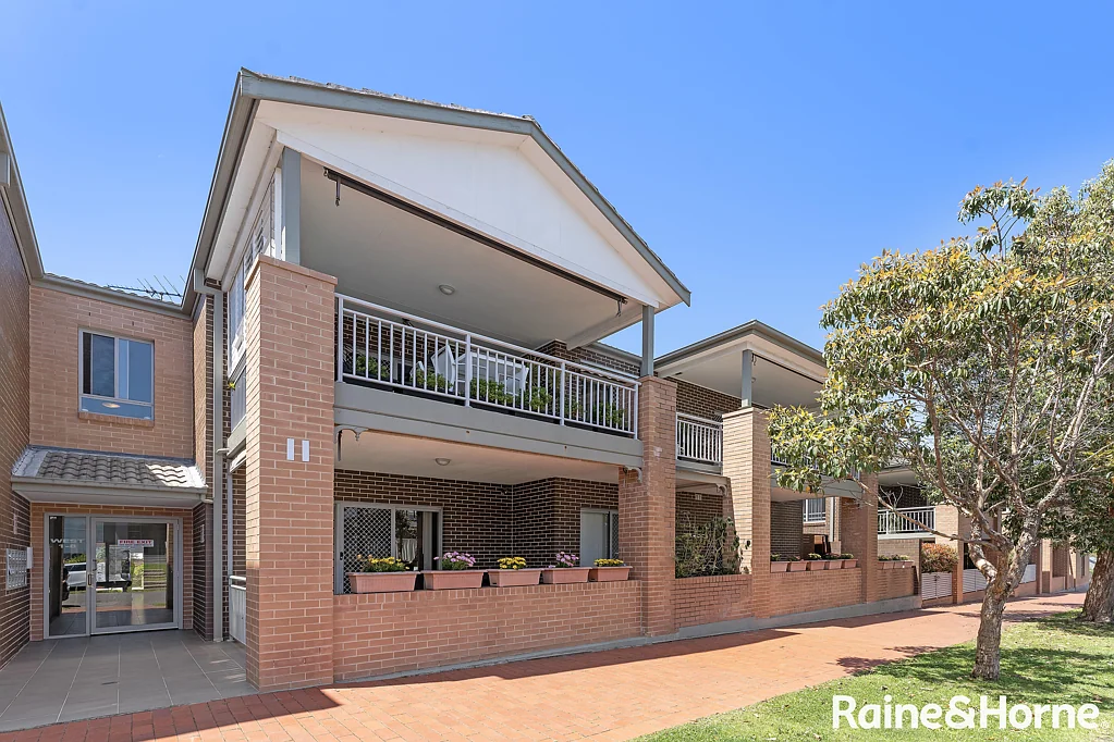 2/11 Stuart Street, Helensburgh, NSW 2508