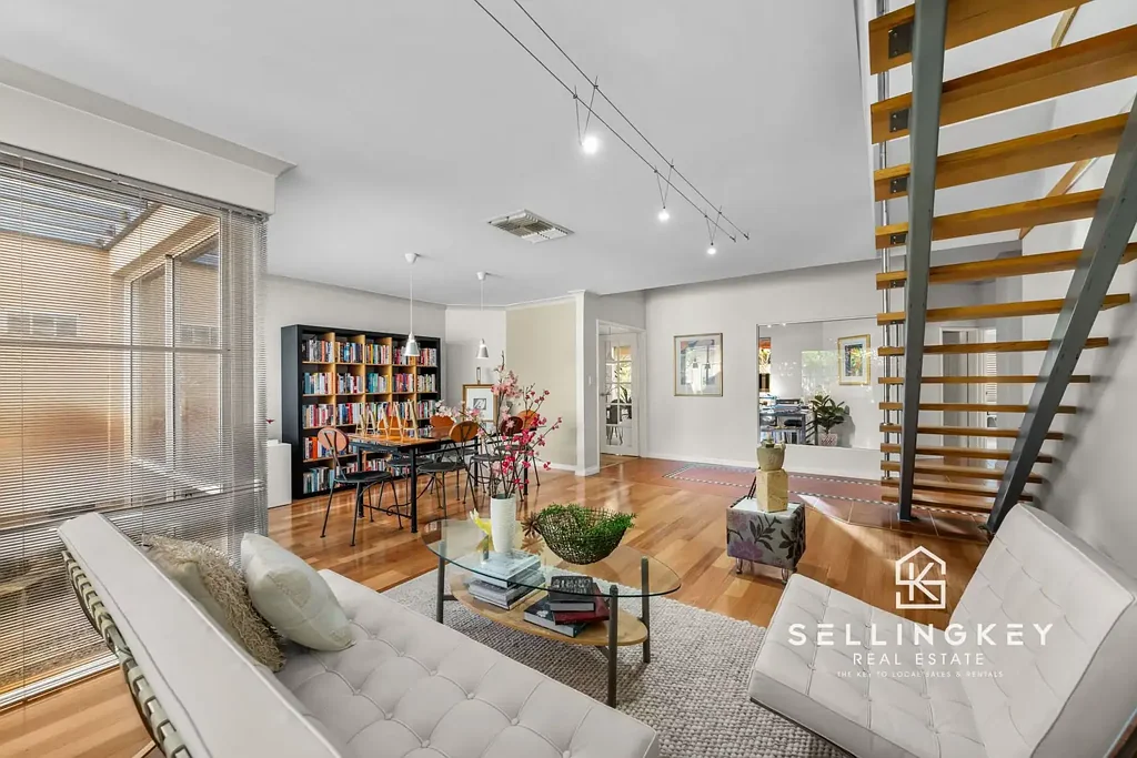 Canning Vale 4Habitaciones SellingKey Real Estate Presents 8 Baychester Circle, Canning Vale!