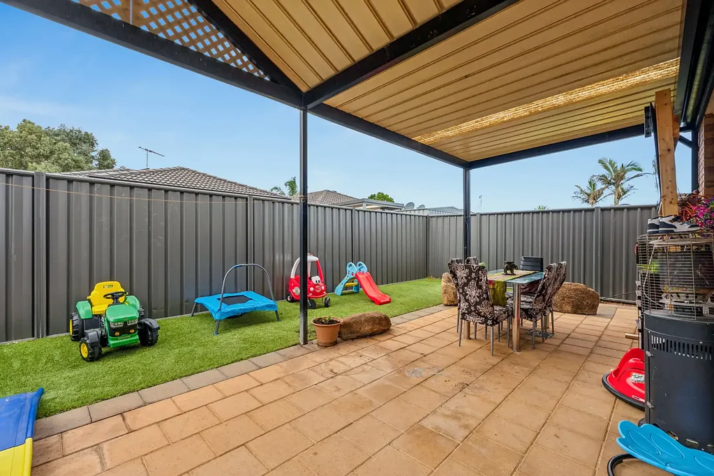 Munno Para West 3房  Welcome To Your New Place, Modern & Convenient Courtyard Living in Munno Para West!