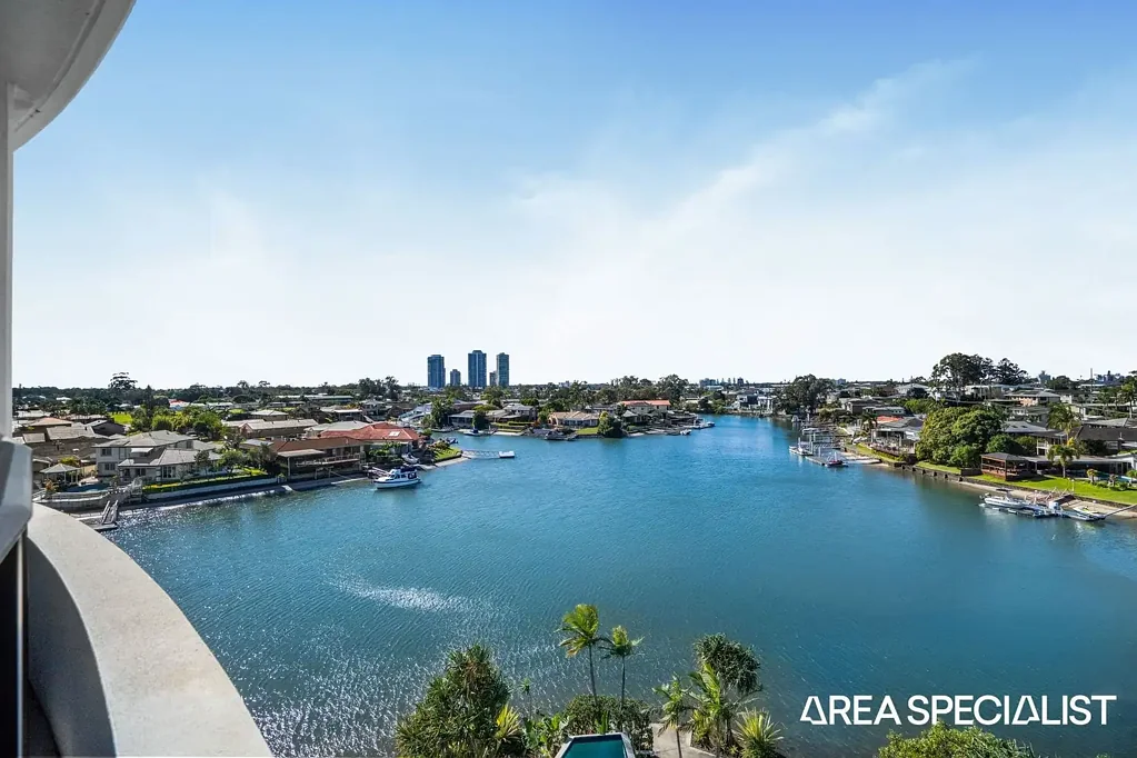 Biggera Waters 2 Slaapkamer Waterfront Corner Apartment, 4th Floor — Waterpoint Residences