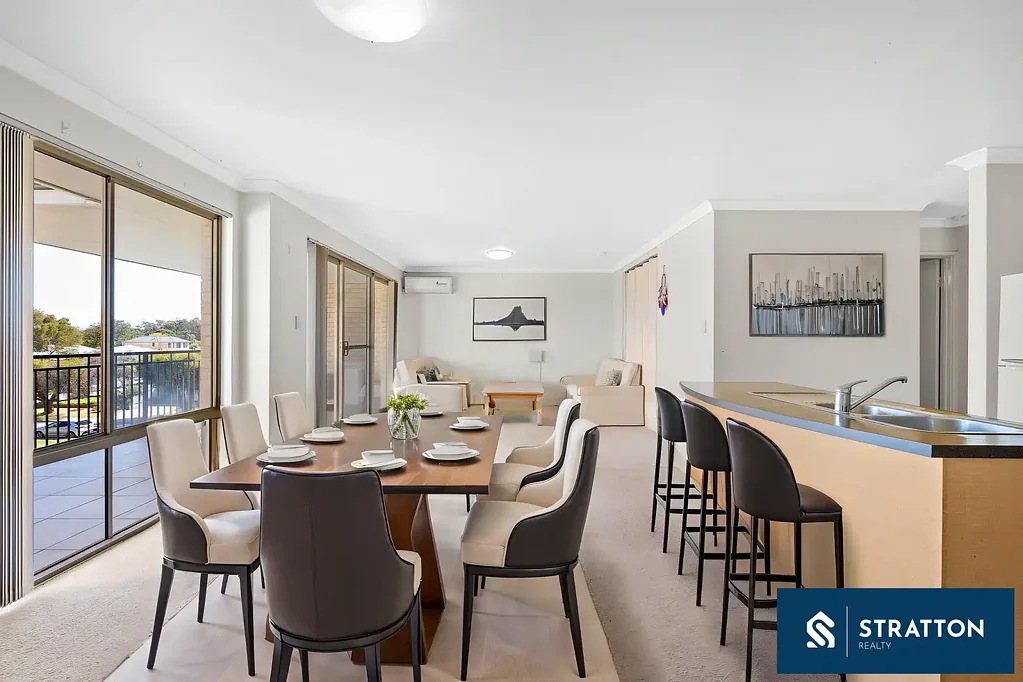 Cannington 3ห้องนอน Top Floor Living with Beautiful River Views in a Prime Location