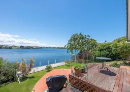 64 Port Jackson Boulevard, Clear Island Waters