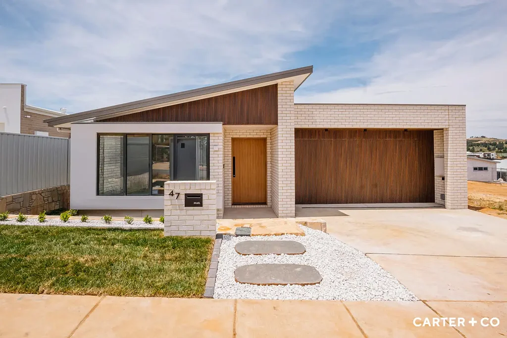 Whitlam 4房  A 2025 Masterpiece of Light, Space & Style