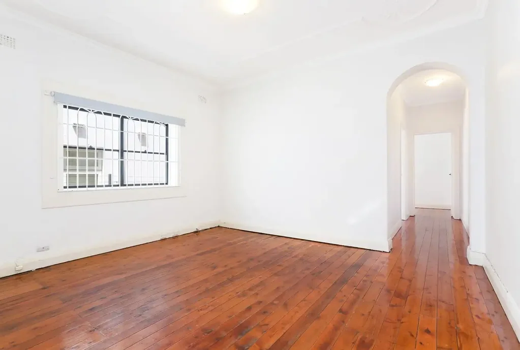 OVERSIZED ONE BEDROOM APARTMENT + STUDY/SECOND BEDROOM!!  FOOTSTEPS TO THE SAND OF BONDI BEACH