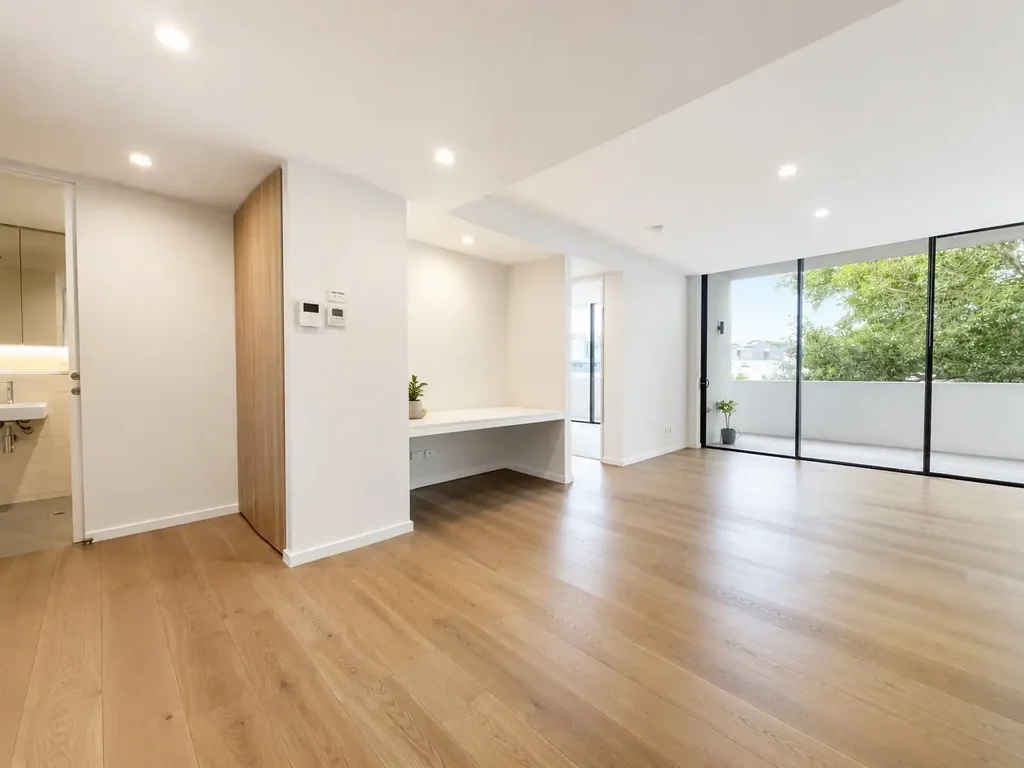 Top Floor Contemporary Living Meets Ultimate Convenience - Cargo Lane