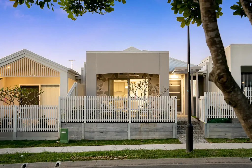 37 Harmony Crescent, South Ripley, QLD 4306