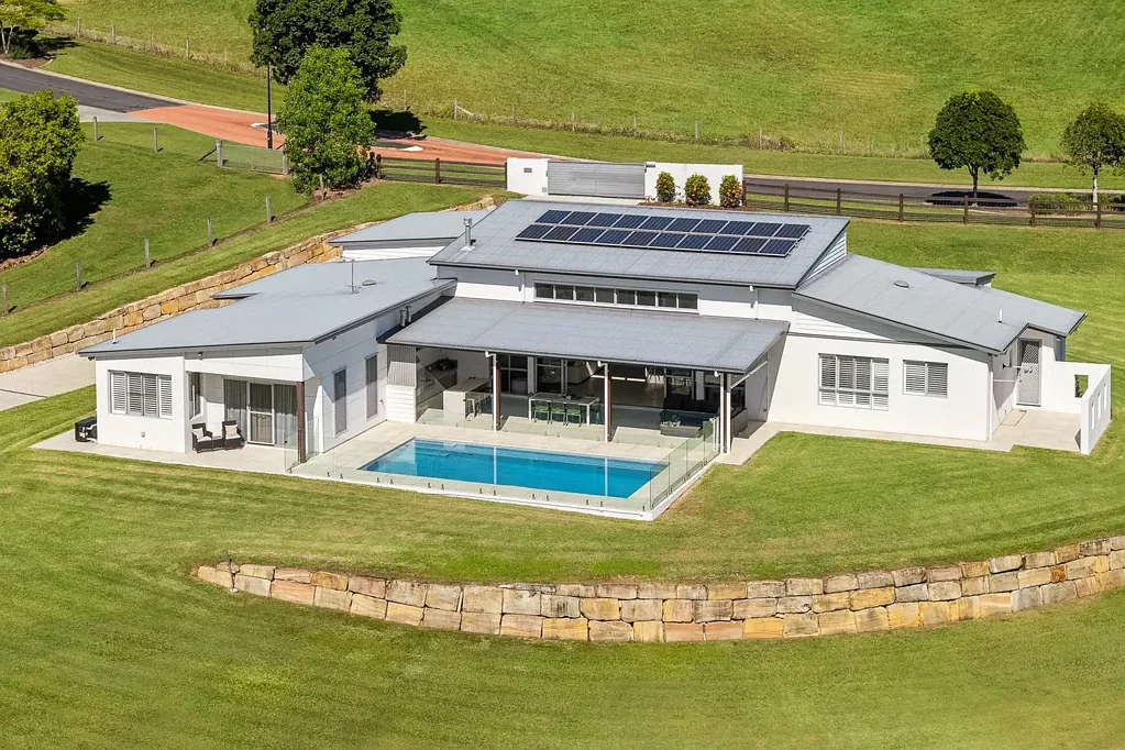 Samford Valley 4침실 Prestigious Samford Valley Acreage with Resort-Style Luxury and Rare Vehicle Accommodation