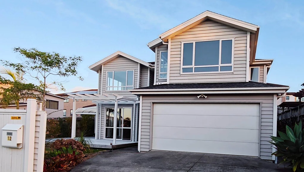 Executive Family Living in Prestigious Pinehill