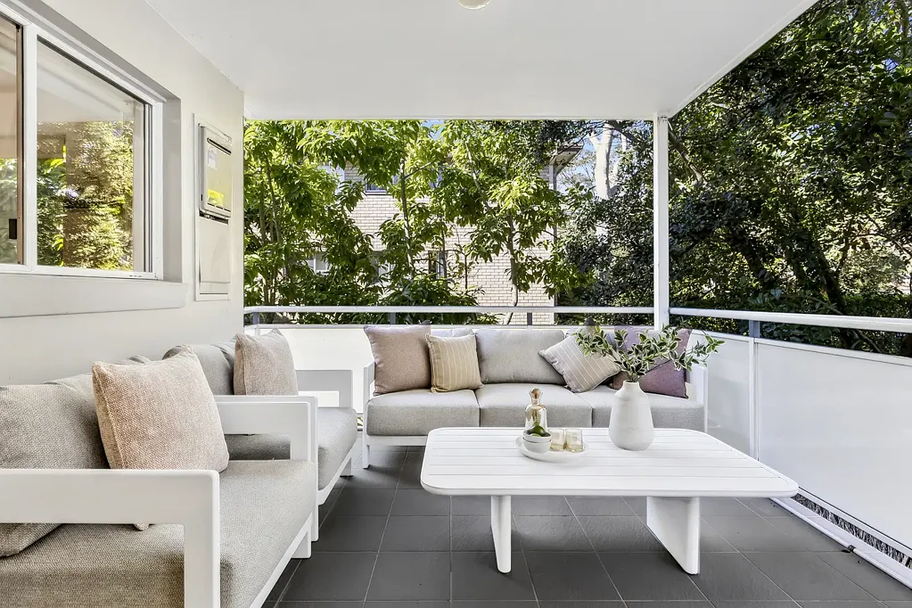 Secure Modern Apartment With Leafy Outlook