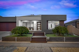50 Yorkdale Boulevard, Winter Valley