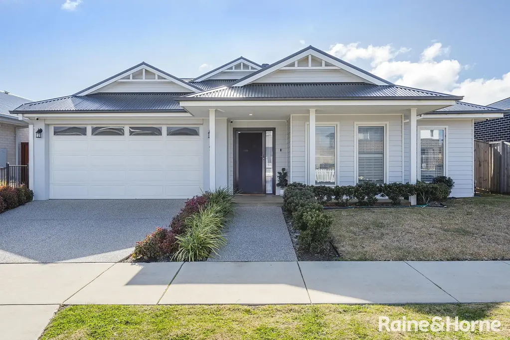9 Cotton Circuit, Gisborne, VIC 3437