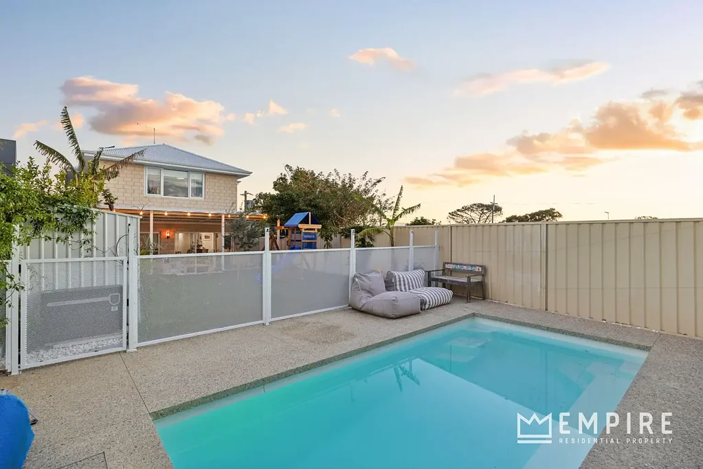 Beaconsfield 4房  Easy Care, Modern Beaconsfield Living