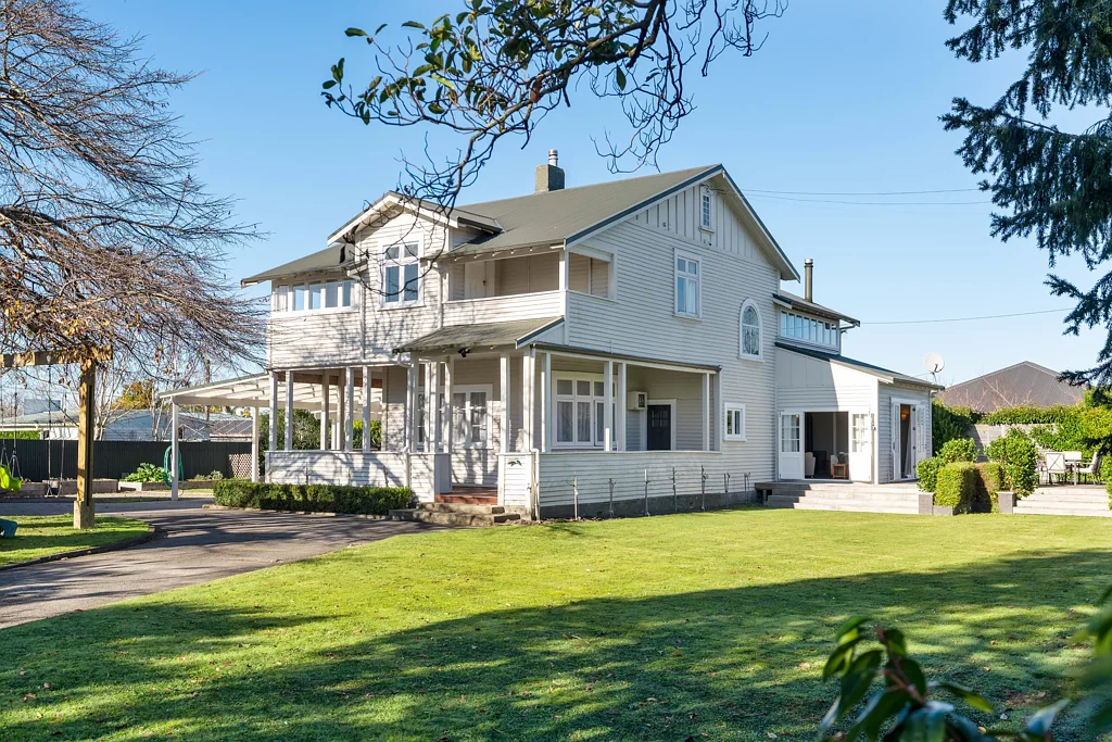 Lansdowne 4Kwarto Renovated Character Plus Huge Shed!!