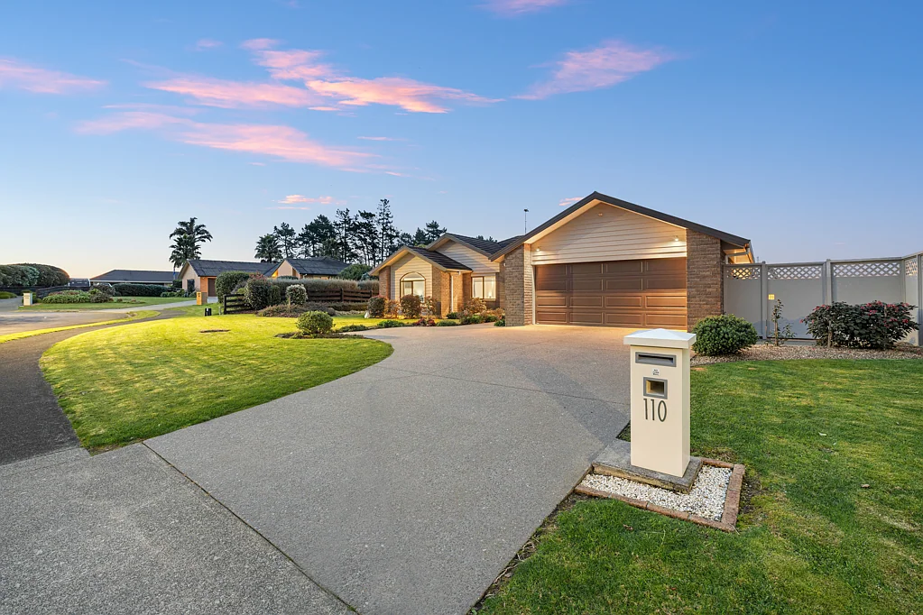 Pukekohe 5ห้องนอน Tranquil living in spacious comfort