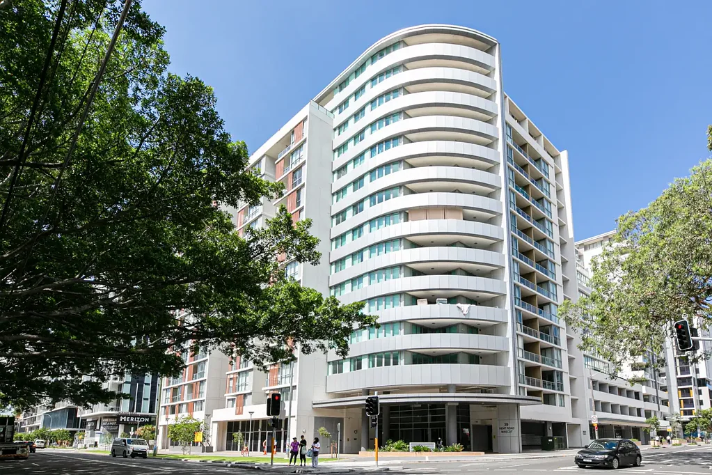 Mascot 2 Slaapkamer Luxurious, Spacious 2-Bedroom plus study Apartment in Mascot Central