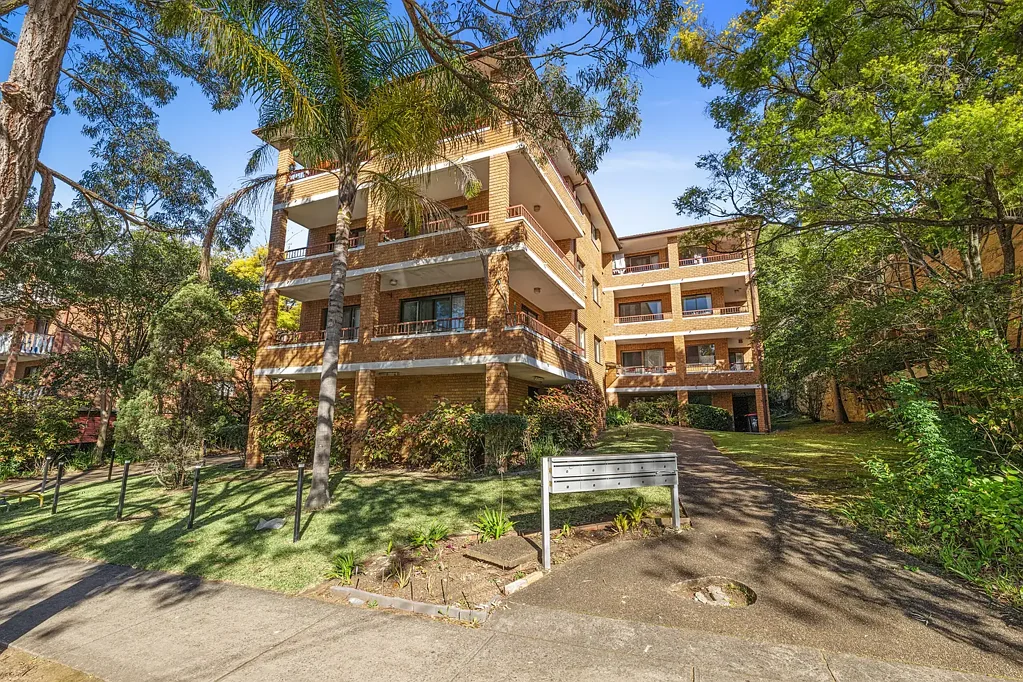 Hurstville 2Moenga Elevated Potential in a Prime Lifestyle Location