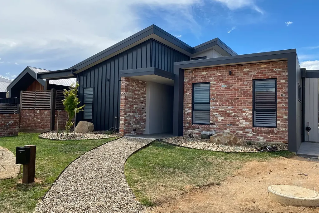 Jindabyne 4 Slaapkamer Brand-New free-standing duplex