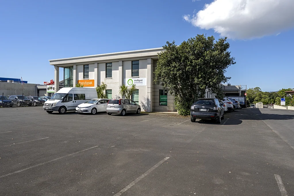 Avondale Functional office and warehouse in Rosebank