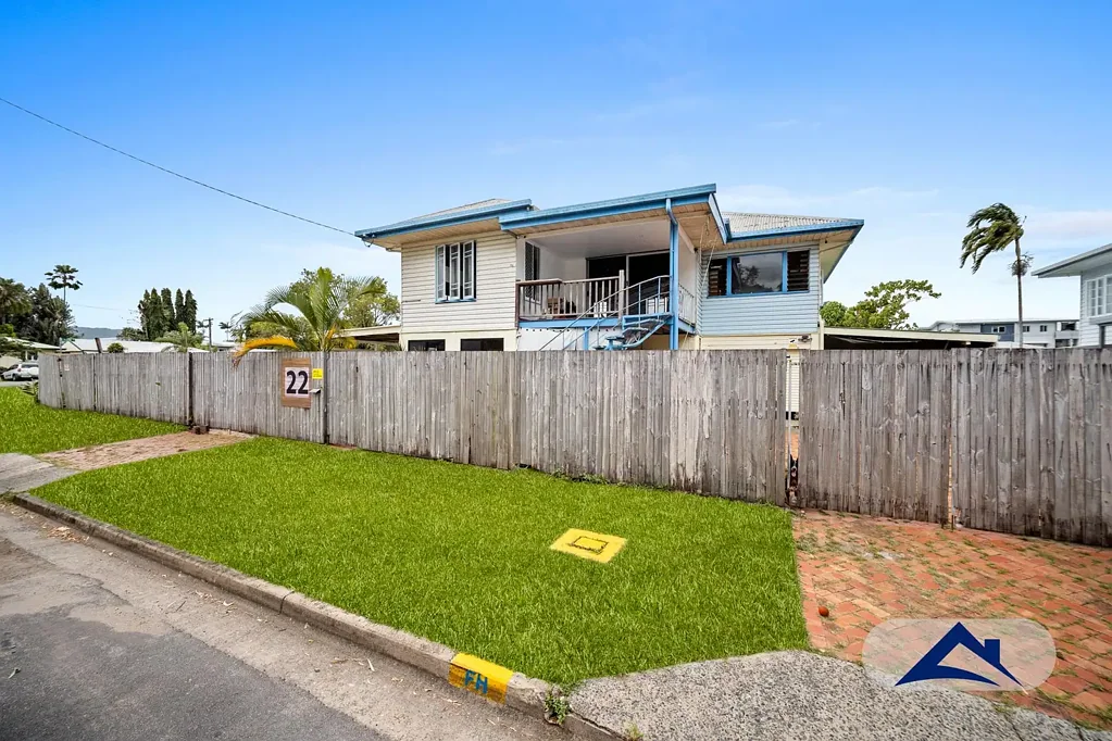 Westcourt 4Habitaciones QUEENSLANDER WITH LEGAL HEIGHT DOWNSTAIRS