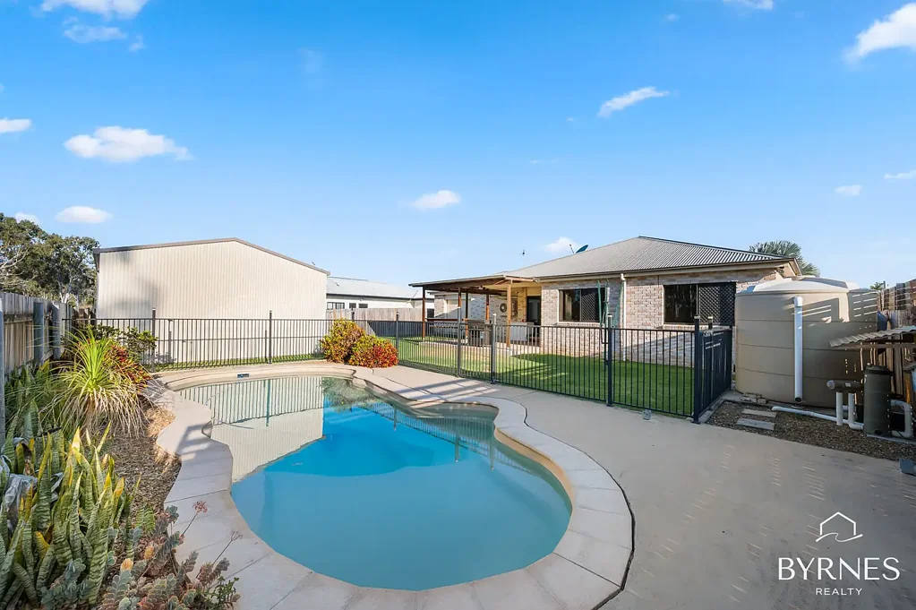 Calliope 4Habitaciones CHARMING FAMILY HOME WITH POOL + SHED + SIDE ACCESS