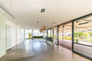 A1/59 Apollo Drive, Rosedale, North Shore City