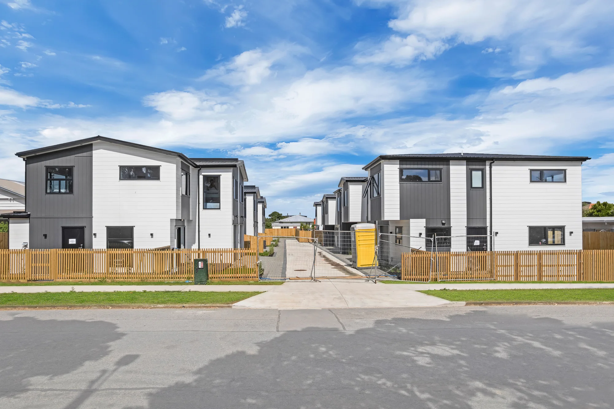 Otahuhu 3ห้องนอน Massive Price Drop - Brand New Home Must Go!