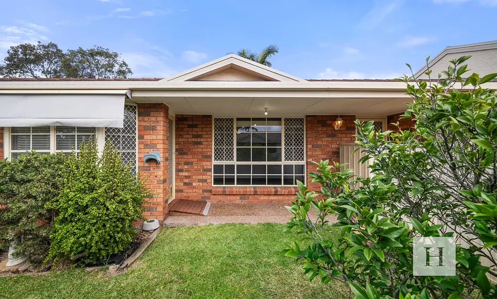 Lake Haven 3房  Easy Care Living in a Convenient Lake Haven Setting