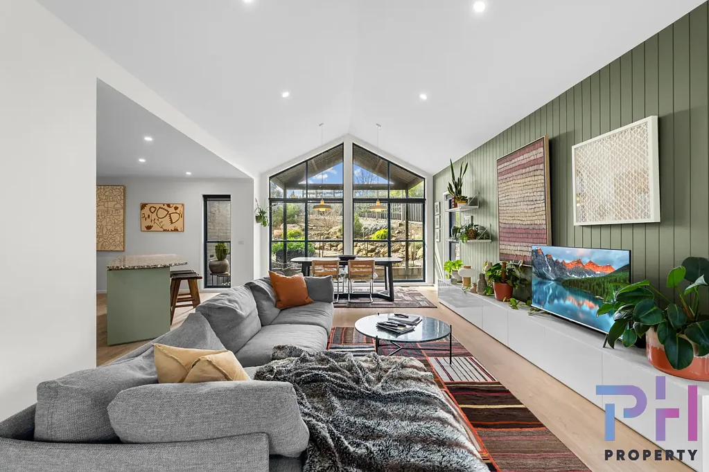Spring Gully 4房  SCANDI-BARN STYLE STUNNER IN SPRING GULLY
