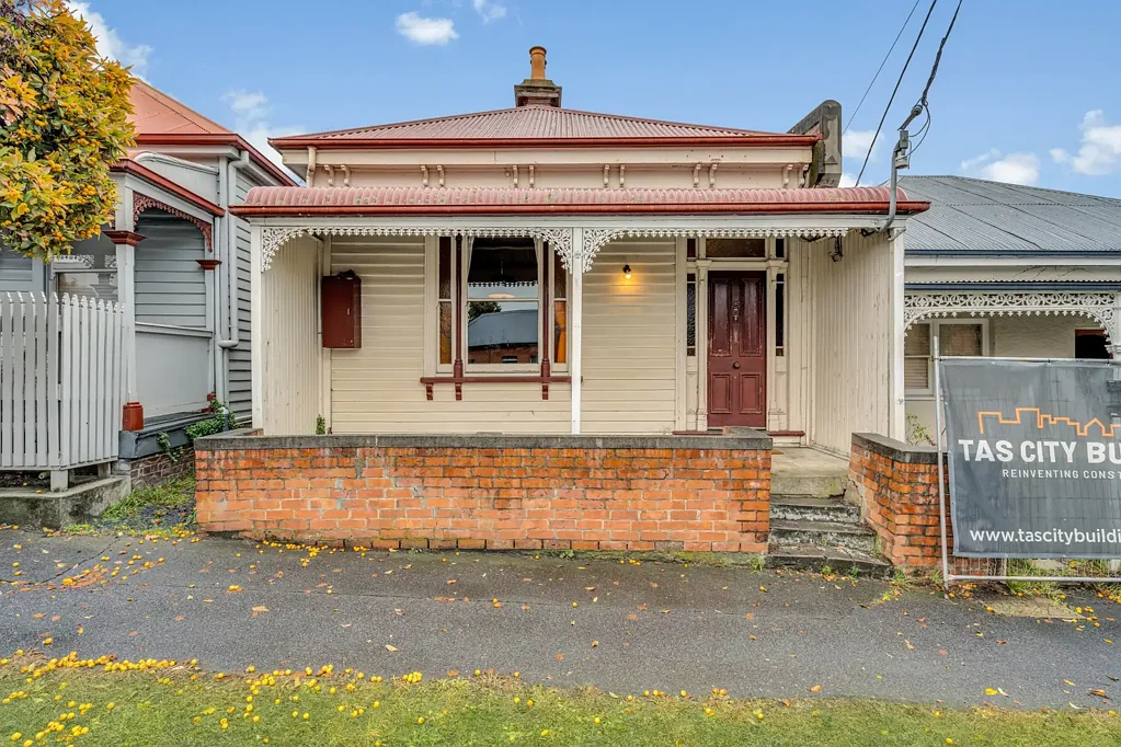 Launceston 2ਬੈੱਡਰੂਮ Huge Potential In the City