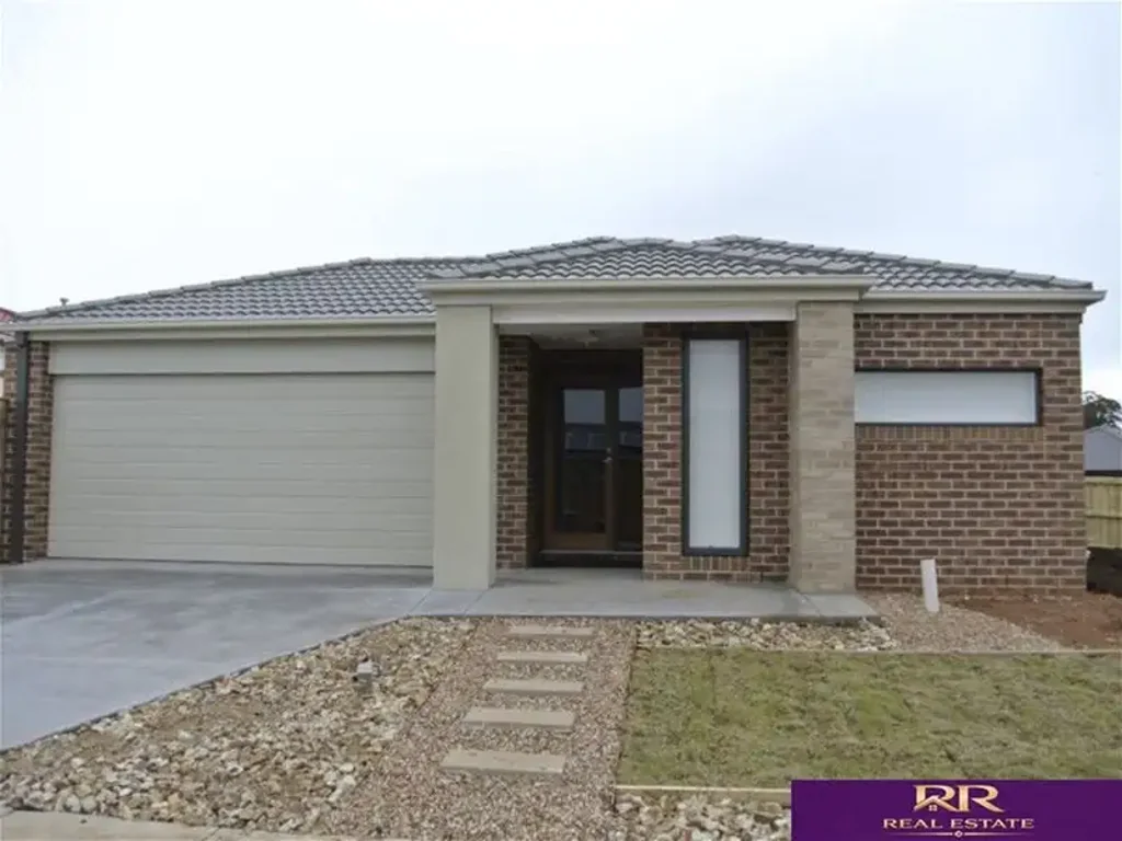 Stunning Maddingley Home for Rent - Be the First to Call it Yours!
