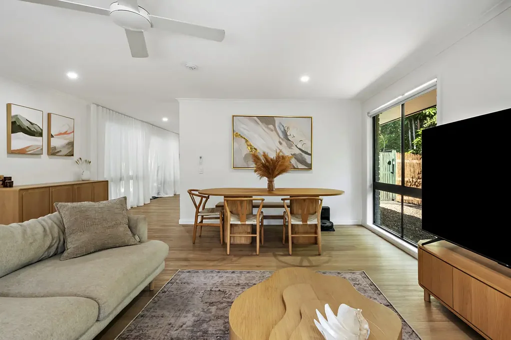 Kuluin 4 Bedroom Beautifully Renovated Family Home with Pool on a Huge 988m² Block