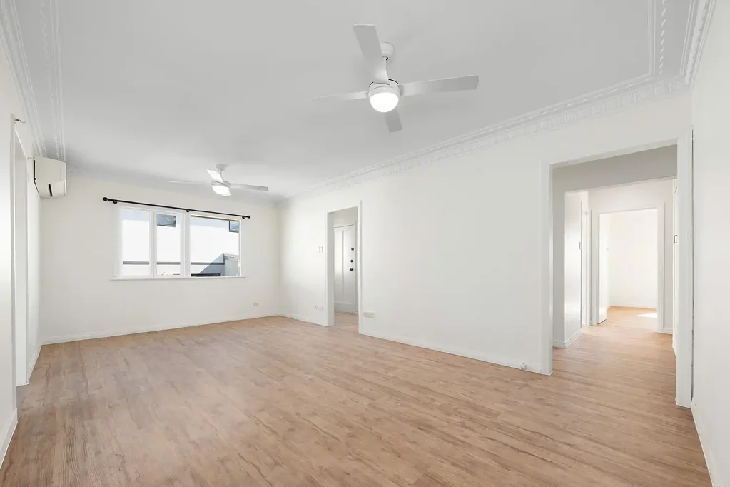 FRESHLY RENOVATED HOME IN CENTRAL TARRAGINDI