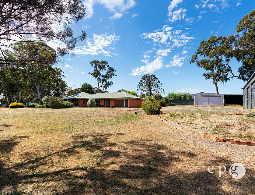 93 Diamond Gully Road, Mckenzie Hill, Bendigo, 3 chambres, 2 salles de bain, House