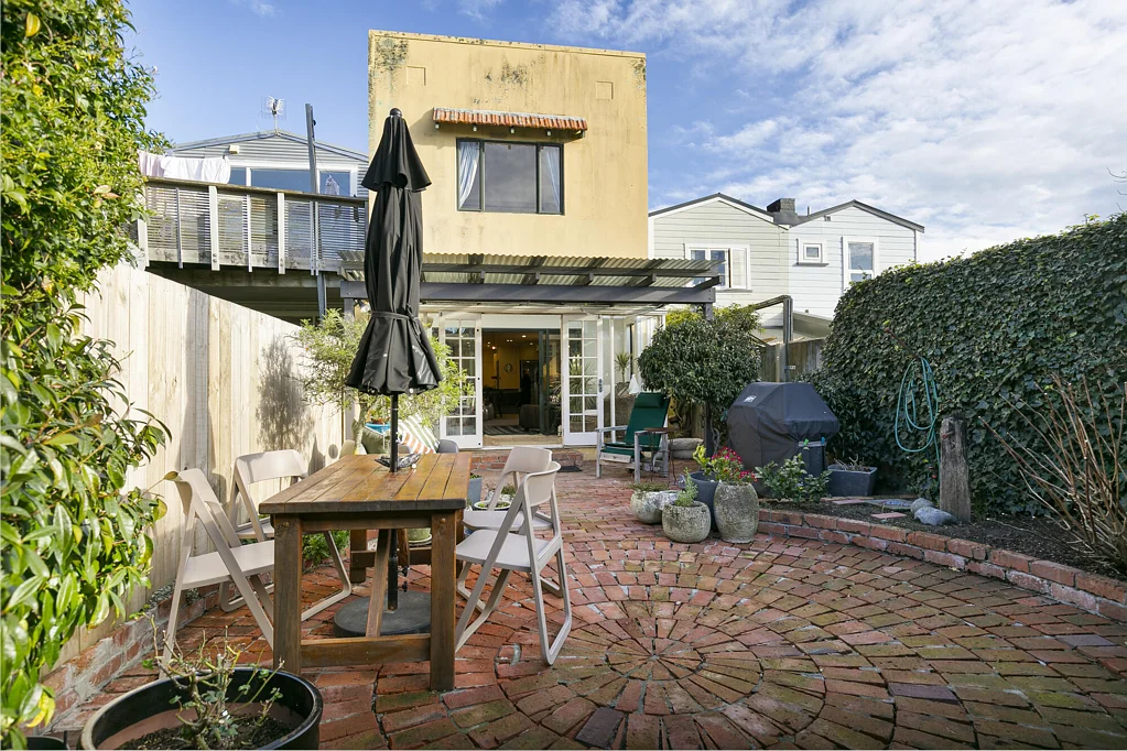 Mount Victoria 3 Bedroom Incredible Opportunity in a Wonderful Location!