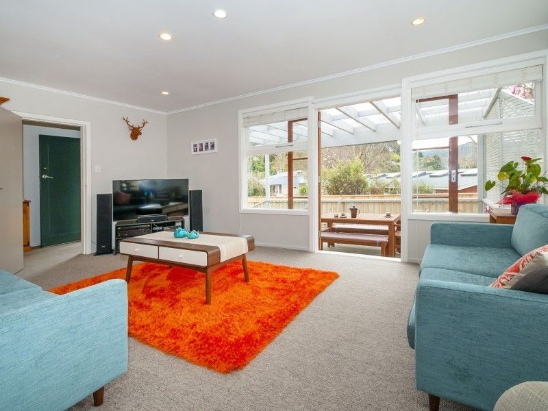 5 Forest Road, Pinehaven, Upper Hutt, 3 Schlafzimmer, 1 Badezimmer