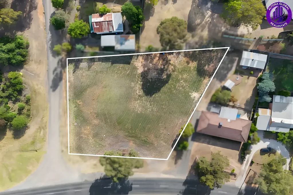 Golden Square 6-LOT APPROVED DEVELOPMENT SITE – OWNERS NEED IT SOLD
