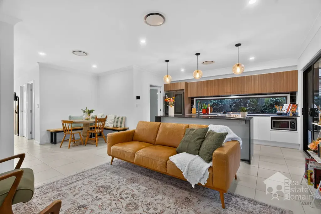Logan Reserve 4Habitaciones Executive Style Meets Everyday Comfort – Two Storey Beauty**Ducted Air Throughout!