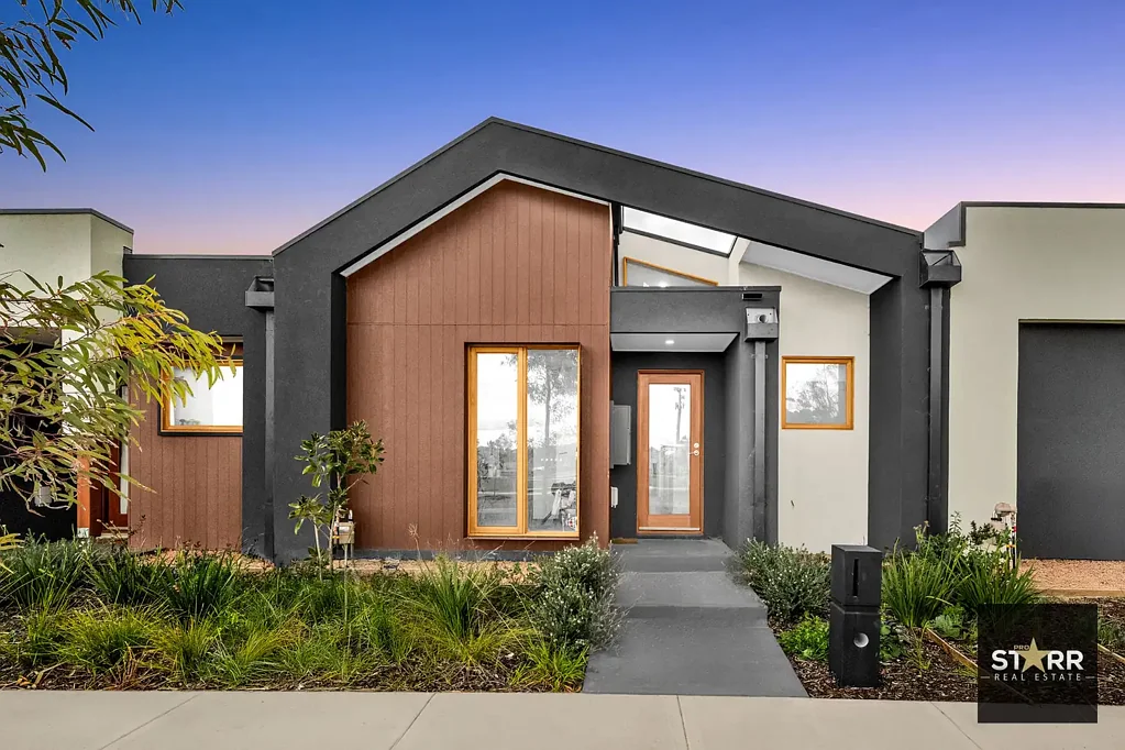 Harkness 3कमरा 19 HADFIELD ROAD, HARKNESS !!!!