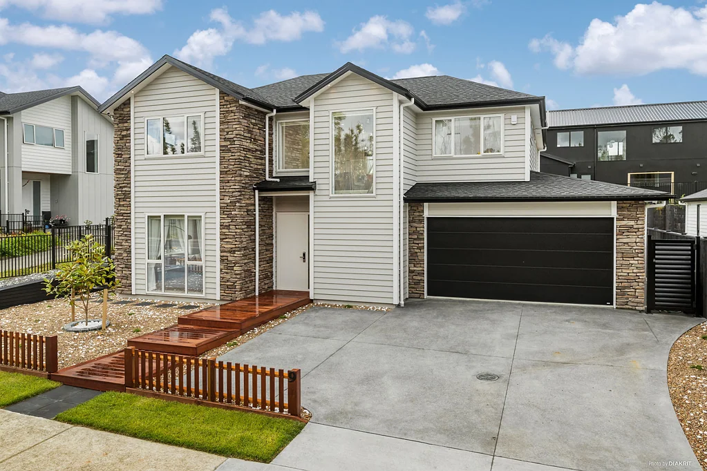 Brand New 5 Bedrooms in Milldale