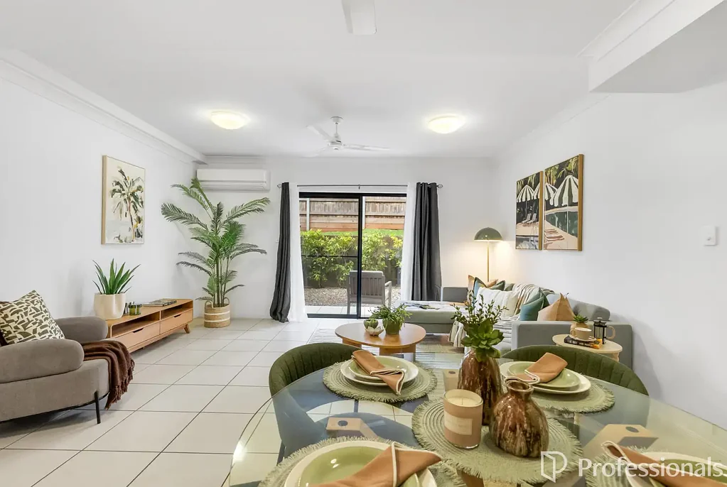 Redlynch 2房  Striking Townhouse Wrapped in Mountain Views!