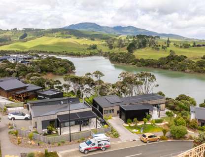 7 Pekapeka Road, Raglan, Waikato, 3房, 2浴, 独立屋